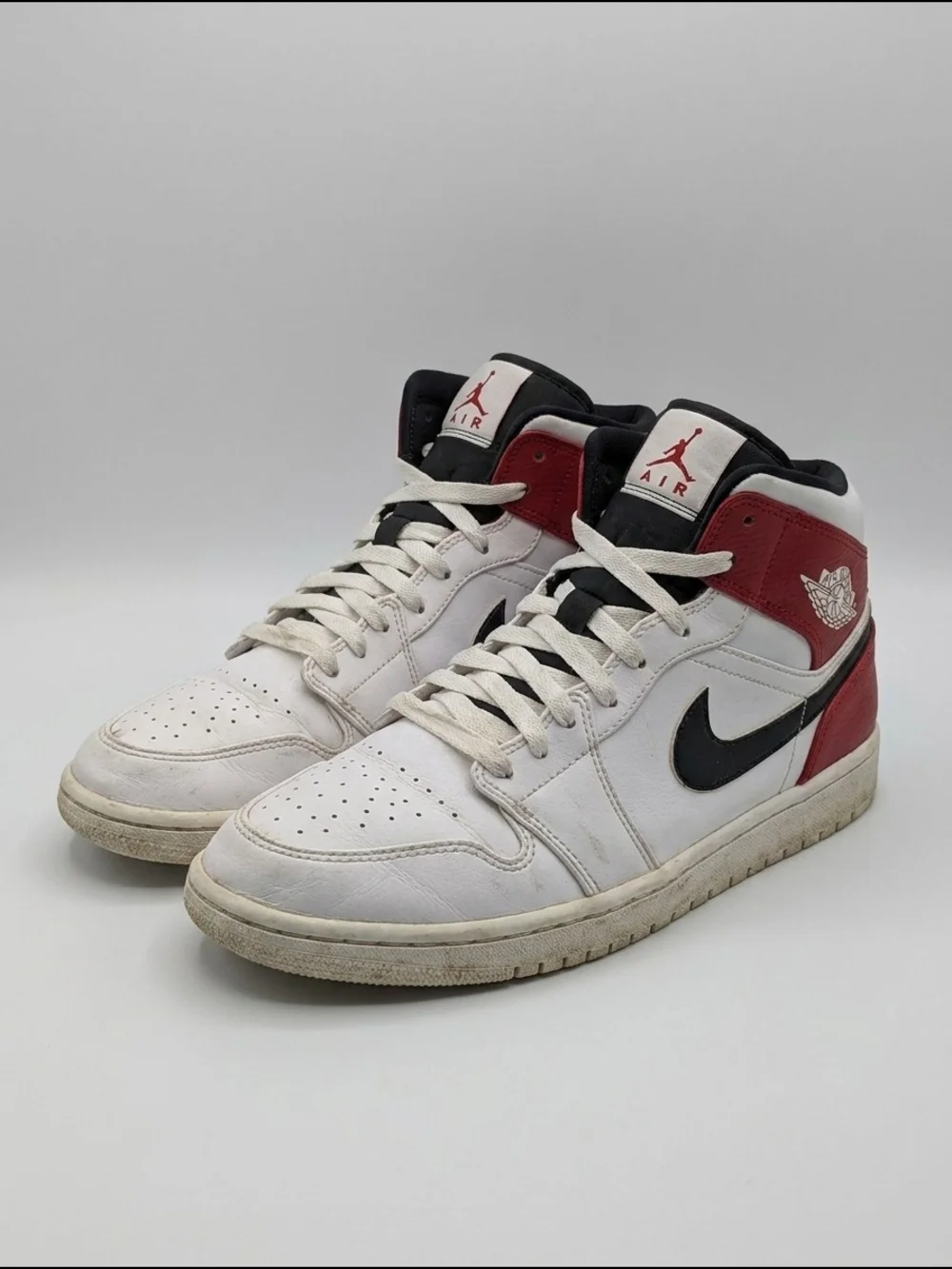 Nike Air Jordan 1 Mid Chicago White Red Black Sneakers Men's Size 11.5